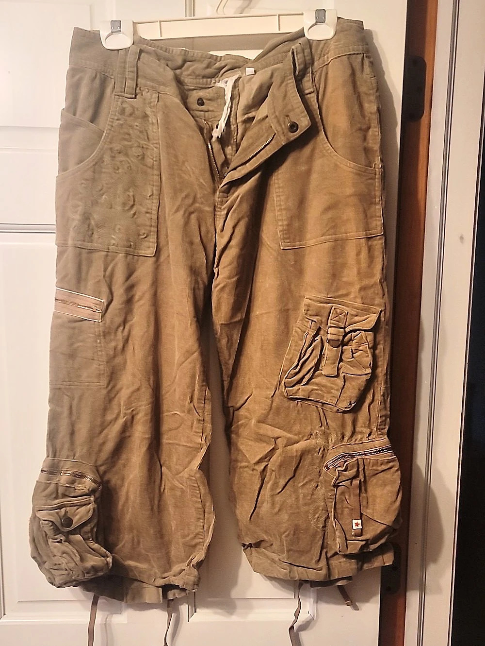 Women's Cargo Capris Brown Size 10